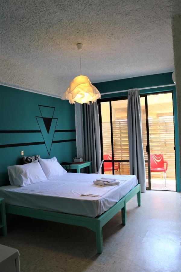 The Bongos - Socially Conscious Rooms, Part Of The Room Rate Goes To Charity 플라타니아스 외부 사진