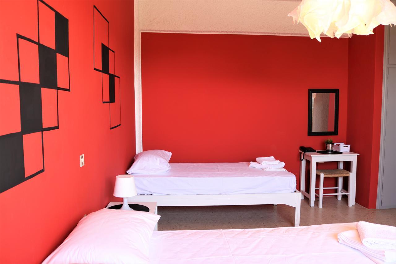 The Bongos - Socially Conscious Rooms, Part Of The Room Rate Goes To Charity 플라타니아스 외부 사진