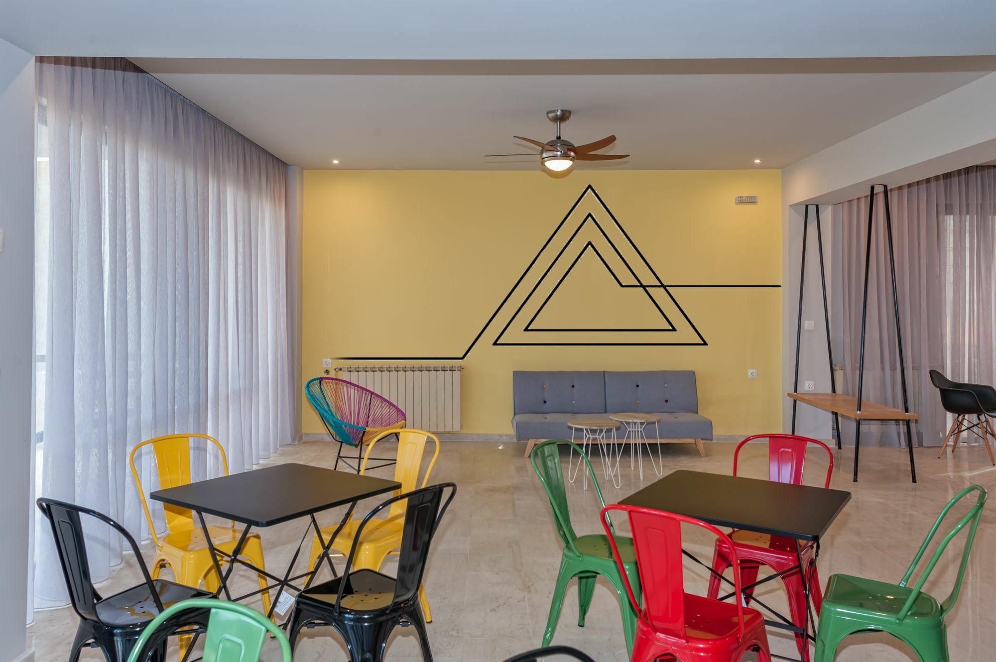 The Bongos - Socially Conscious Rooms, Part Of The Room Rate Goes To Charity 플라타니아스 외부 사진
